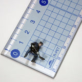 080-00018 JNR steam locomotive crew - assistant engineer casting coal : Tiny Tales - Pre-Colored 1:80