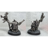 Goblin Shaman w/ Staff & Wand : HERMIT INN Unpainted kit Non-scale HM003