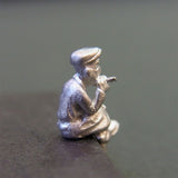 Sakatsu Doll Series Manabe Collection - 坐着抽烟的男人 : Sakatsu Unpainted Kit HO(1:87) 7015