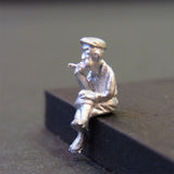 Sakatsu Doll Series Manabe Collection - 坐着抽烟的男人 : Sakatsu Unpainted Kit HO(1:87) 7015