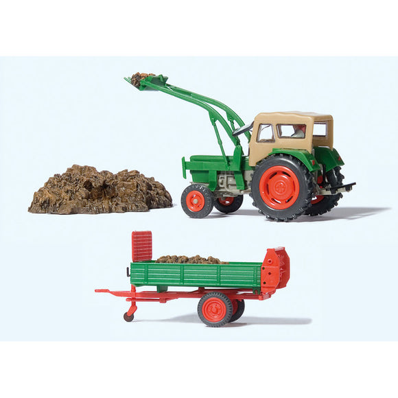 Farm tractor : Preiser Painted Completed HO(1:87) 17944