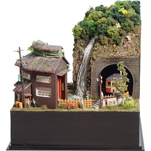 Turntable Line #2 New "Old Garage and Lake" : Yoshiaki Ishikawa, Diorama art work 1:150