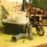 Camping : Lion Model Sho Fujihira - Painted - 1:24 Scale