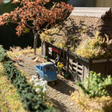 Straw-roofed farmhouse in autumn : Art Stage K - painted 1:150 size