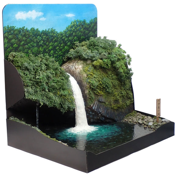 Joren Falls : Atelier Bird  diorama work non-scale