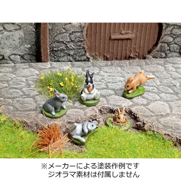 Animal Paradise Bunny Paradise Set A : Aurora Model Unpainted Kit 1:35 PR-001