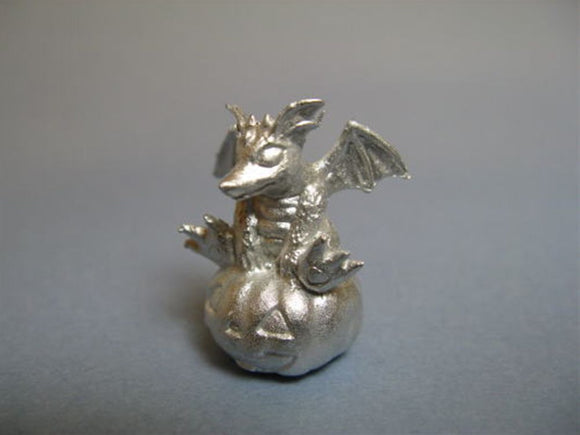 Petite Dragon Halloween Ver. Aurora Model Unpainted Kit Non-scale Ct-008