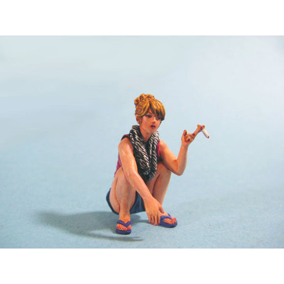 Yankee Girl (Smoking Girl) : 极光模型未上漆套件 1:32 比例 Sk-014