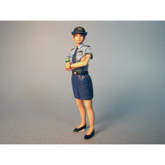 Policewoman : Aurora Model Unpainted Kit 1:32 Scale Sk-005