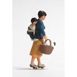 Shopper, Auntie with child on her back : Kt Kobo - Finished product HO (1:80) W01S-80