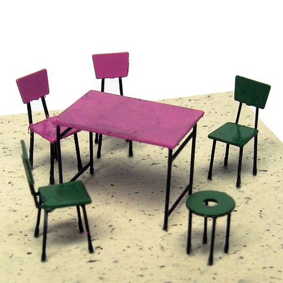 Pipe chair and table set: ECHO MODEL unpainted kit HO(1:80) 434