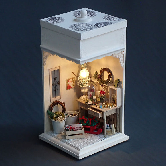Christmas goods store : Chizuko Sato Sugarhouse, Dollhouse art work 1:12-scale