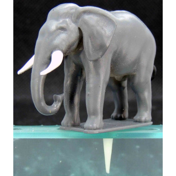 Elefante en miniatura para diorama hortícola: Icom prepintado sin escala GM12