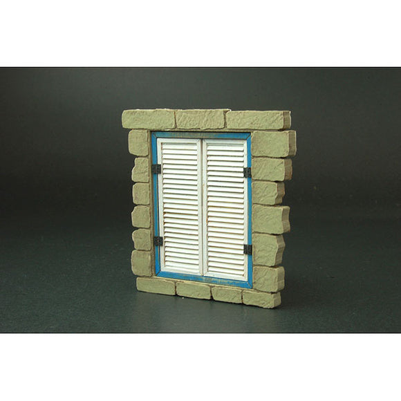 European house window B (louver type): Cobani unpainted kit 1:35 FS-019