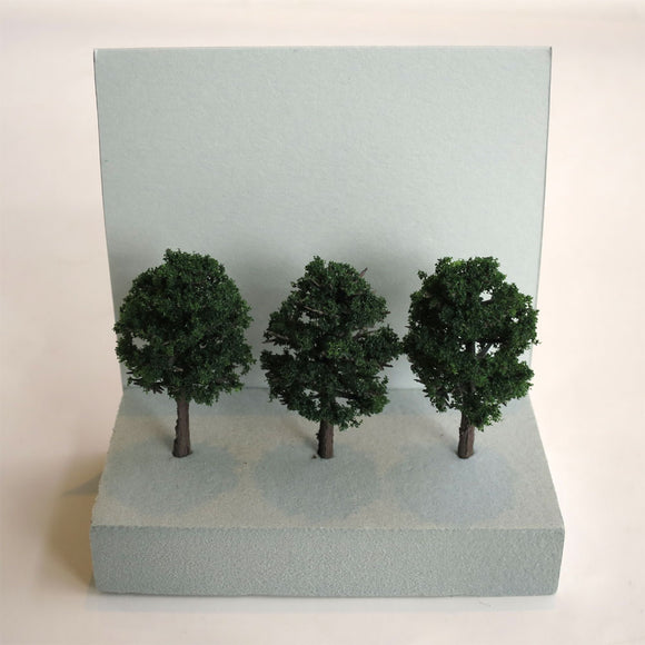 行道树，深绿色，3 棵树，约45mm：莫林 N (1:150) KT-03