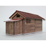 Pequeño almacén (techo de hojalata): Takumi Diorama Craft House - Prepintado HO (1:80) 1004