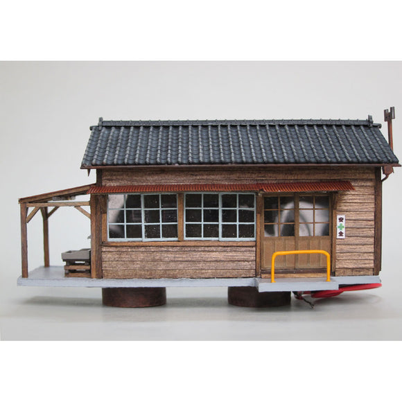 Cuartos de los trabajadores (techo de tejas): Takumi Diorama Craft House - Prepintado HO (1:80) 1007