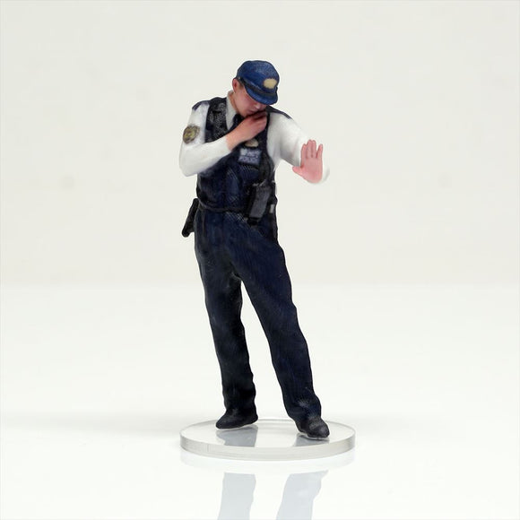 HS018-00002 Police Officer[JP] : figreal finished product 1:18 00002