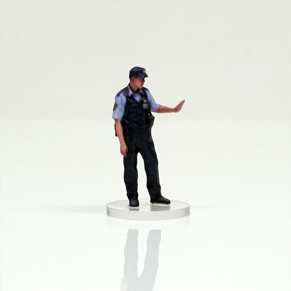 HS035-00008 Police Officer[JP] : figreal finished product 1:35 00008