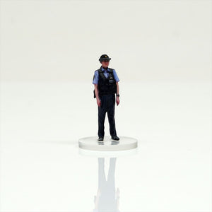 HS035-00009 Police Officer[JP] : figreal finished product 1:35 00009