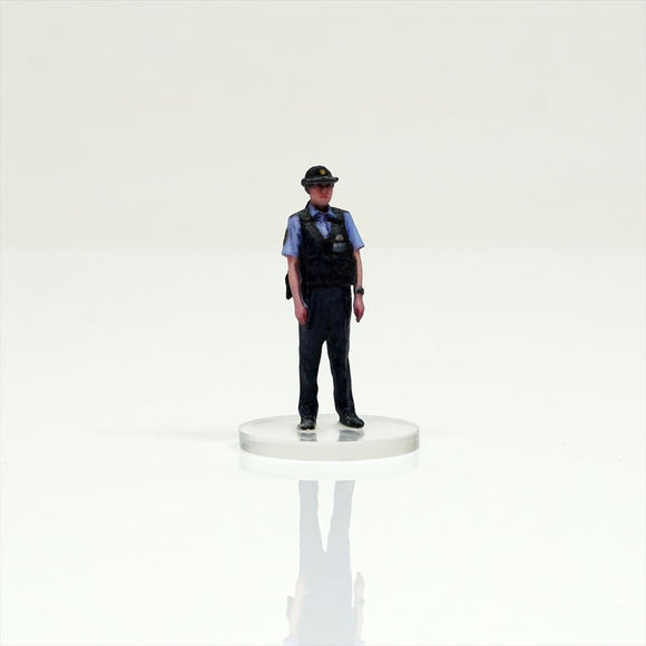 HS043-00009 Police Officer[JP] : figreal finished product 1:43 00009