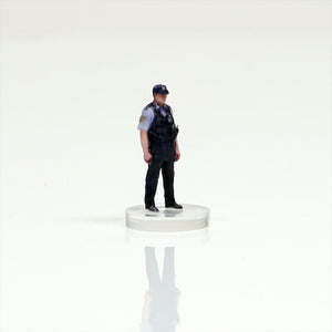 HS064-00007 Police Officer[JP] : figreal finished product 1:64 00007