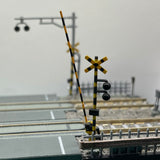 CS150-201 Railroad Crossing Lights vartical type Basic Set : Cityscape Studio Unpainted Kit N (1:150)
