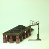 Flat shelf type coal supply stand (brick stand) and water supply pillar : Kobo-Nanarokuni Finished product 1:80(HO) 1037