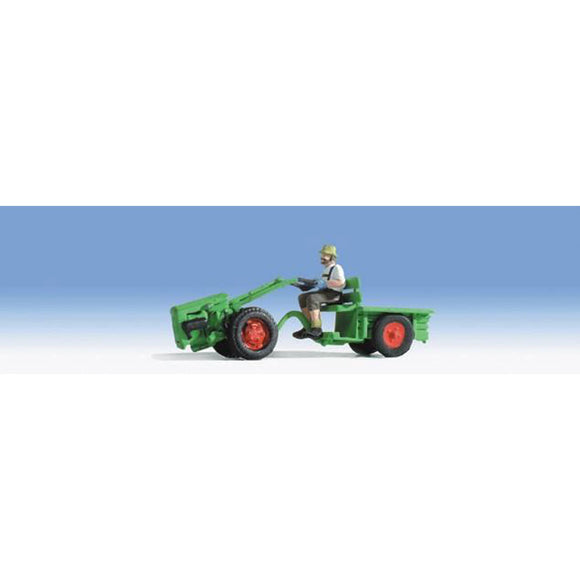 Tractor and farmer: Noch painted N (1:160) 37750