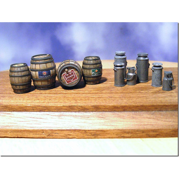 Beer kegs and milk cans (set of 10) with decals : Reality in Scale 35150
