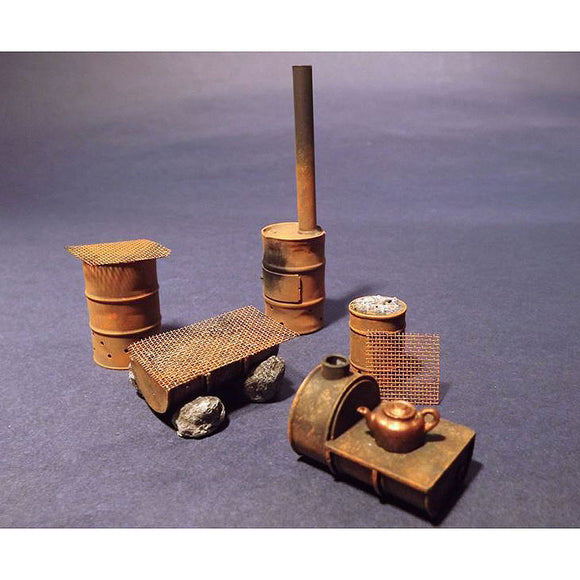 Hastily built drum stoves during WWII : Reality in Scale: Fredericks unpainted kit 1:35 35209
