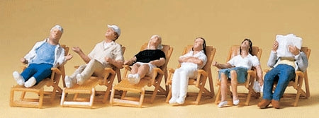 Personas descansando en sillas de playa (tumbonas) : Preiser - Acabado pintado HO(1:87) 10430