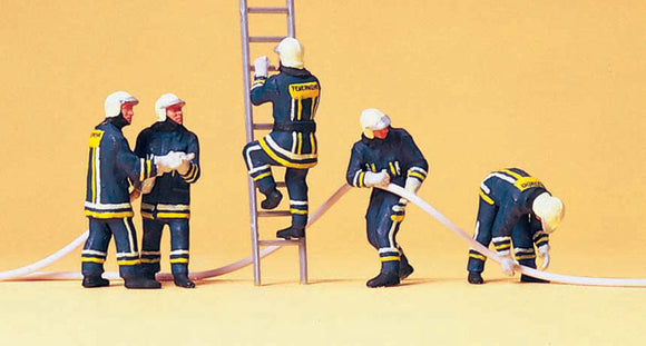 Firefighters in action : Preiser - Painted Finish HO(1:87) 10485