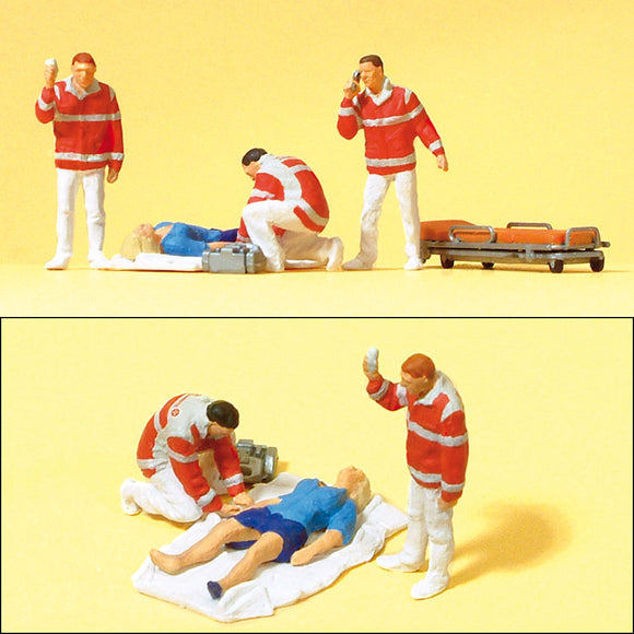 Paramedic and Patient on Blanket: Pre-Sealed HO(1:87) 10543