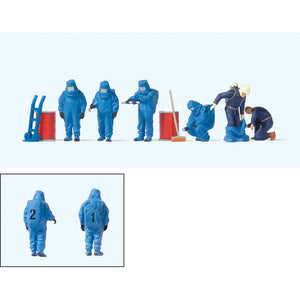 Bombero con traje de protección química azul: Preiser - Acabado pintado HO(1:87) 10729