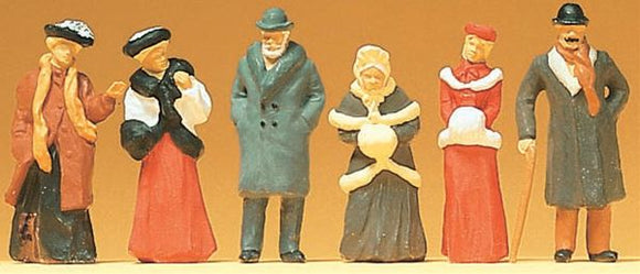 Passer-by in old-fashioned winter clothes : Preiser - Painted Complete HO(1:87) 12197