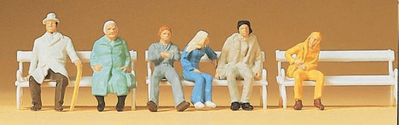 People Sitting on Benches : Preiser - Finished product HO (1:87) 14004