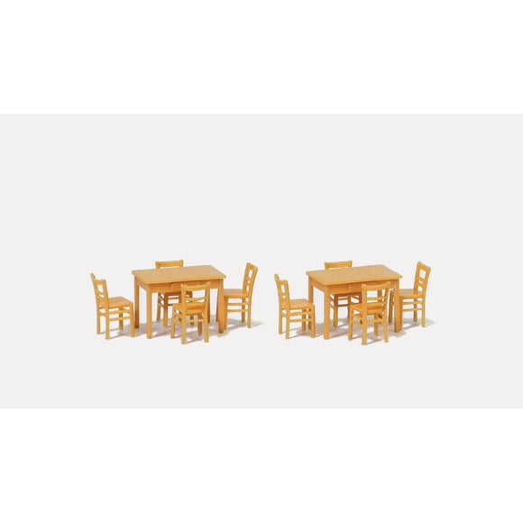 2 mesas, 8 sillas en color madera: Preiser kit HO(1:87) 17218