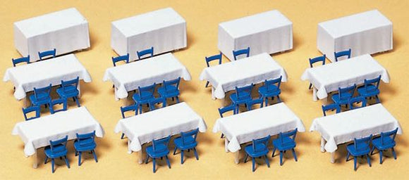 Table with tablecloth: Prizer kit HO(1:87) 17219