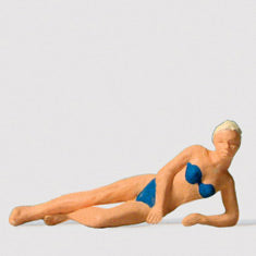 Woman in swimming costume : Preiser - Painted HO(1:87) 28073