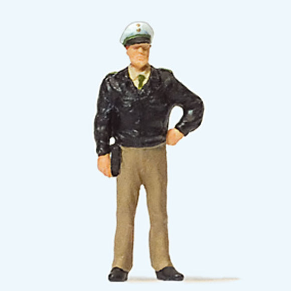 Traffic Policeman : Preiser - Painted Finish HO(1:87) 28114