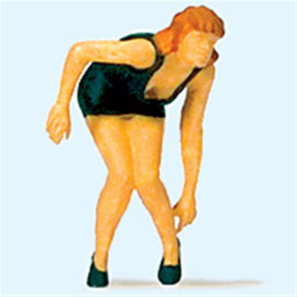 Woman in dress putting on high heels again : Preiser - Painted Finish HO(1:87) 28121