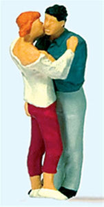 Kissing Couple : Preiser - Painted Finish HO(1:87) 28122