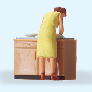 Woman Washing Dishes : Preiser - Painted Finish HO(1:87) 28145