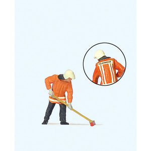 Cleaning Firefighter : Preiser - Painted Finish HO(1:87) 28198