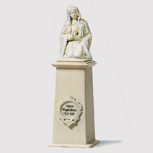 Kneeling statue: Preiser, complete painted HO (1:87) 29035