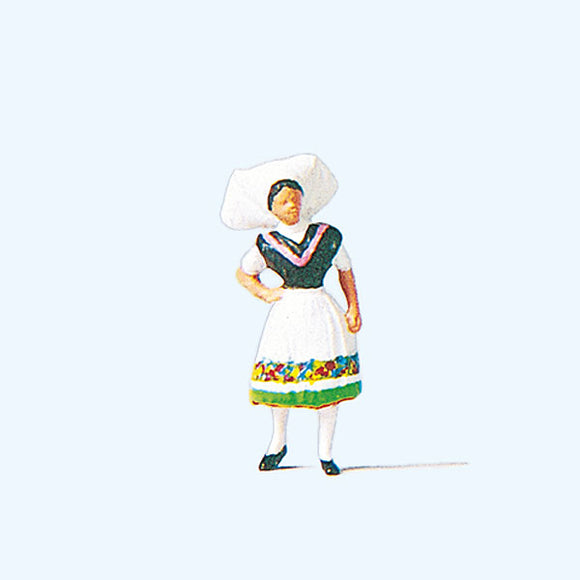 Mujer con traje tradicional alemán (Bosque de Spree) : Acabado pintado Preiser HO(1:87) 29036