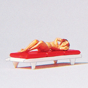 Sunbathing naked : Preiser - Painted HO(1:87) 29048