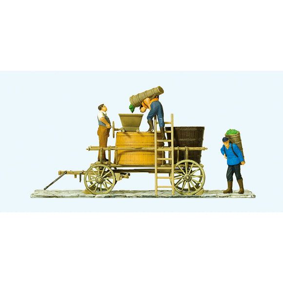 Winery Men and Carts with Grapes : Preiser - Painted HO(1:87) 30398