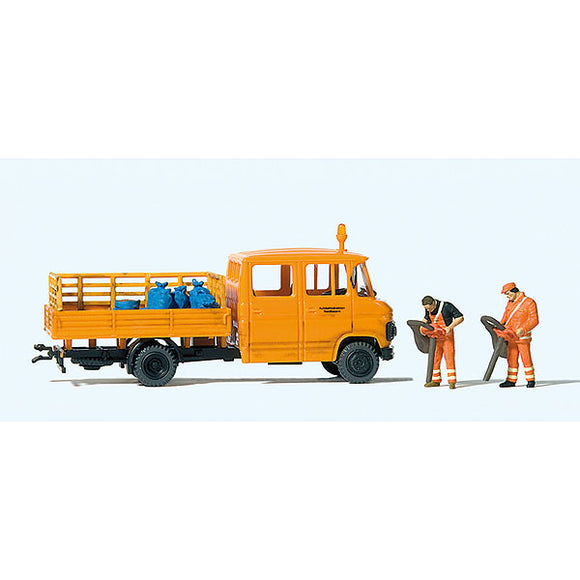 Road Maintenance/Cleaning (Mercedes Benz Truck) : Pre-Sealed HO(1:87) 33262